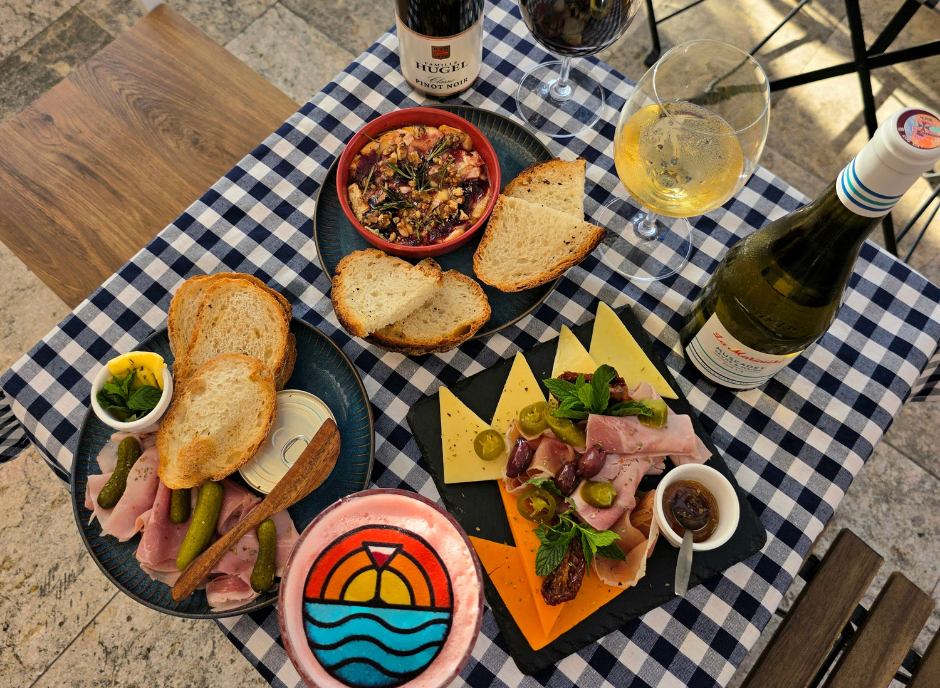 The Sea Cloud – French Bistro & Bar