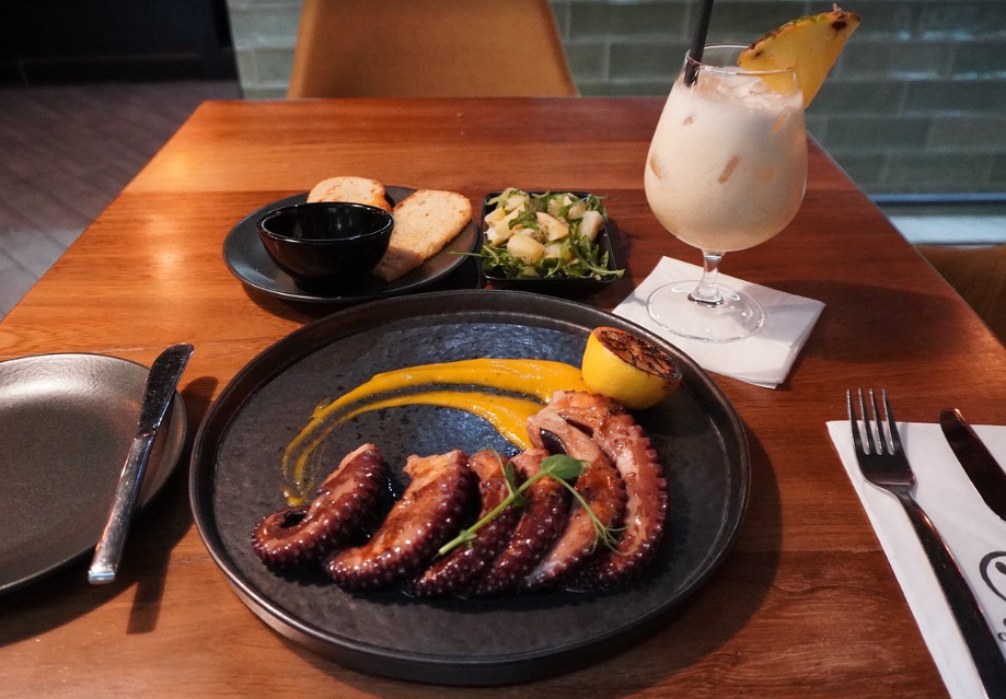 Gourmet Fish & Grill photo 8