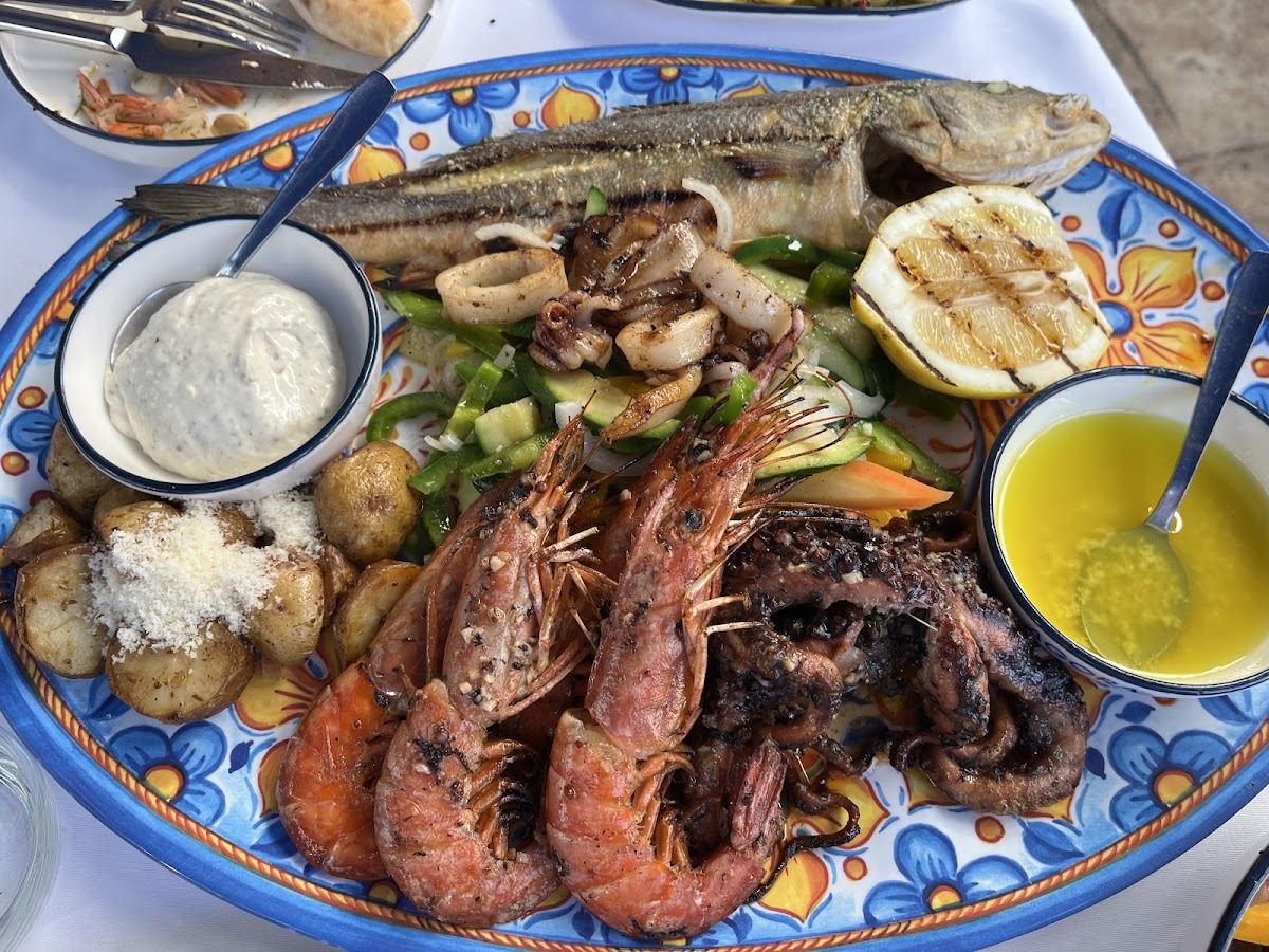 Agora Restaurant photo 4