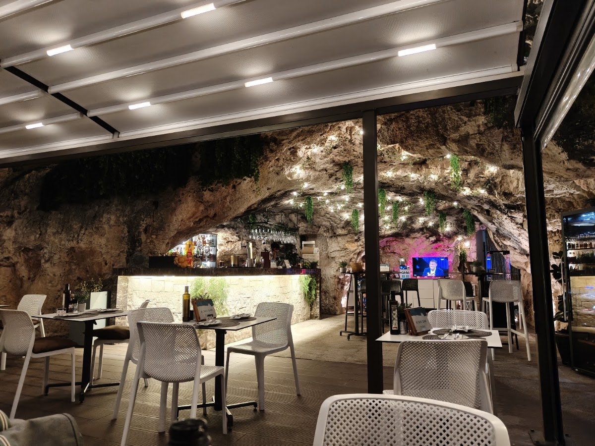 Cave Bar photo 3