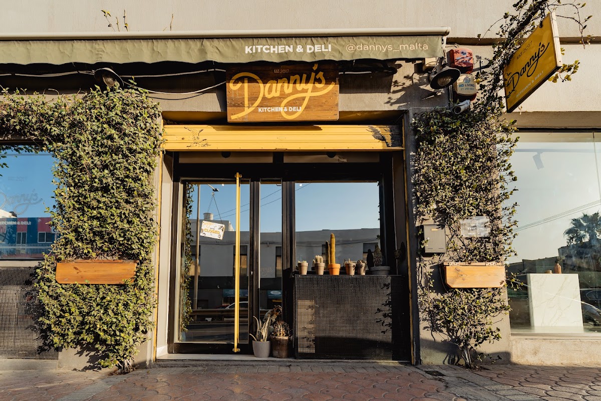Danny's Kitchen & Deli