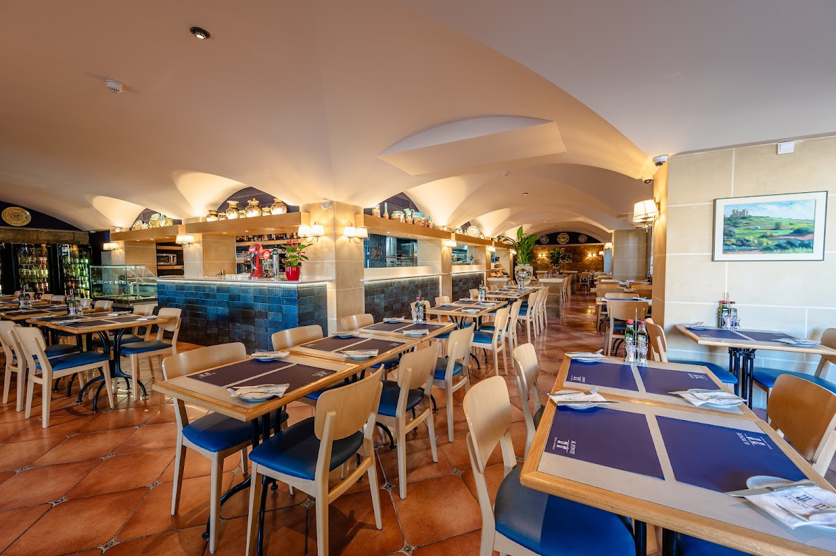 Al Ponte Restaurant & Pizzeria