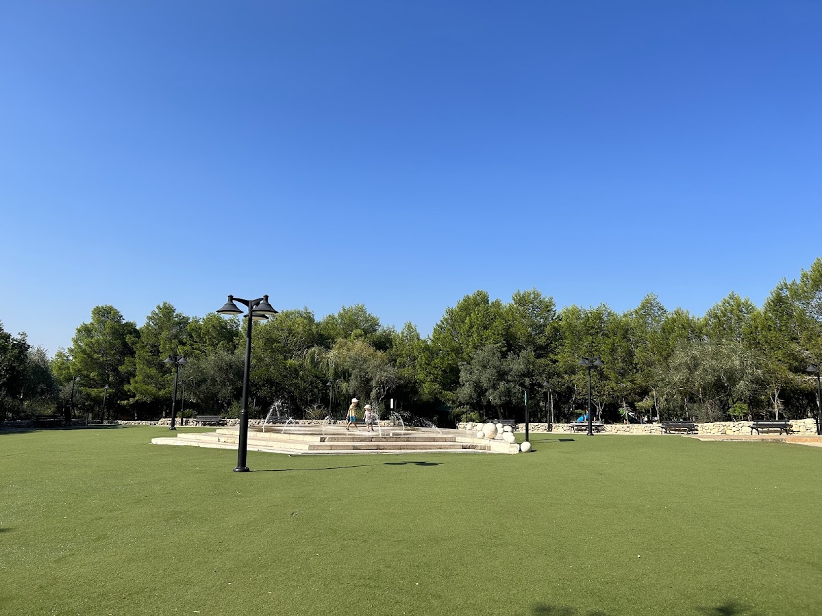 The Grove Melita Gardens Salini photo 3