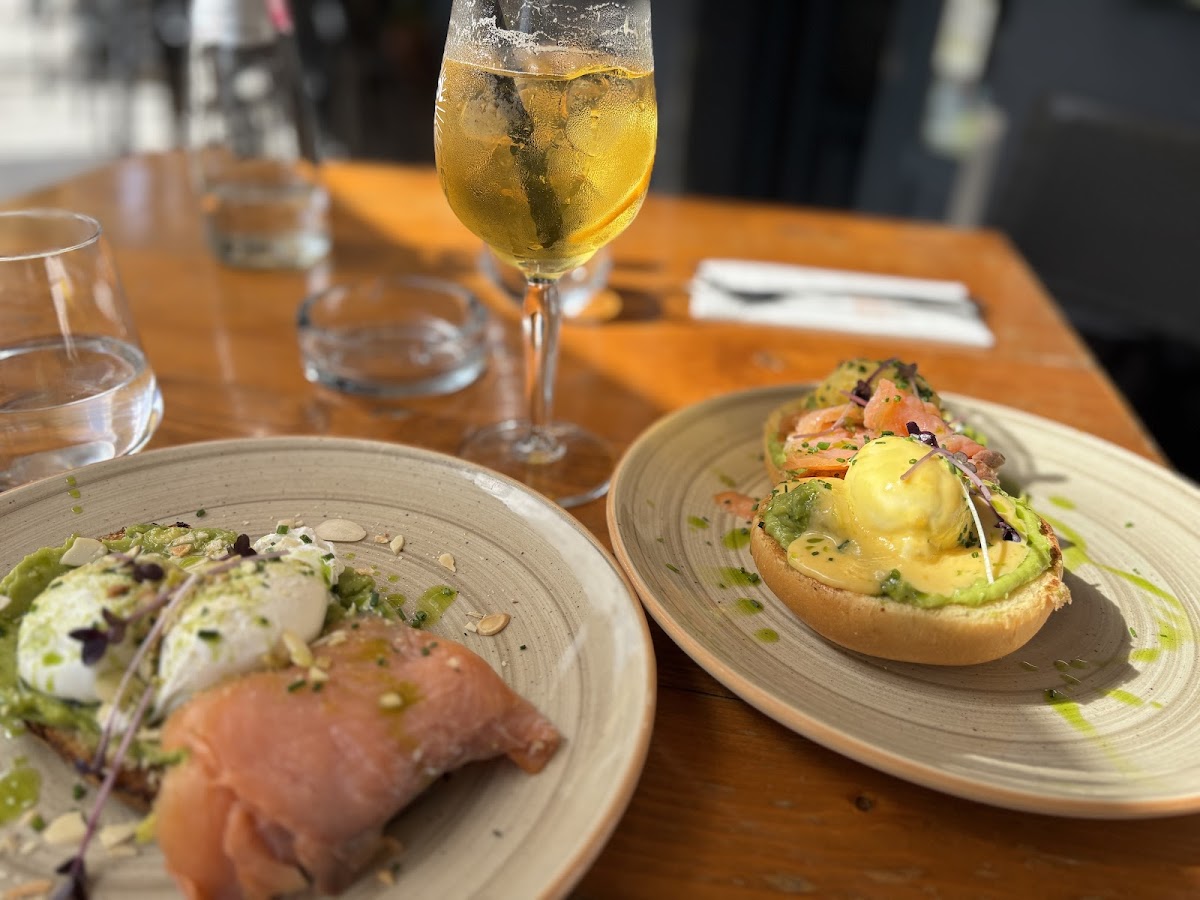 Crust Bistro & Bar photo 3